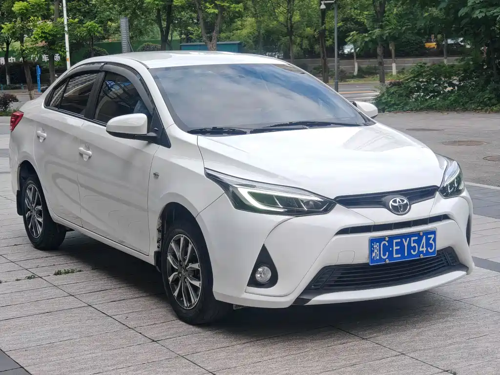Toyota Yaris L 2021 — фото 3