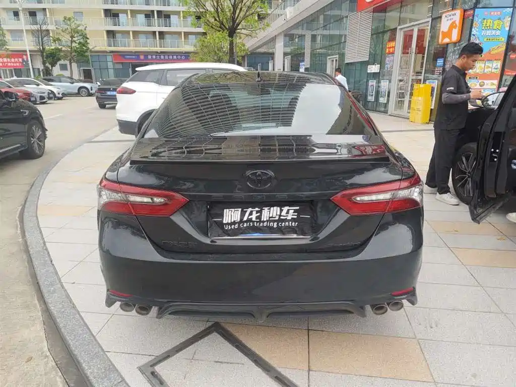 Toyota Camry 2023 — фото 10