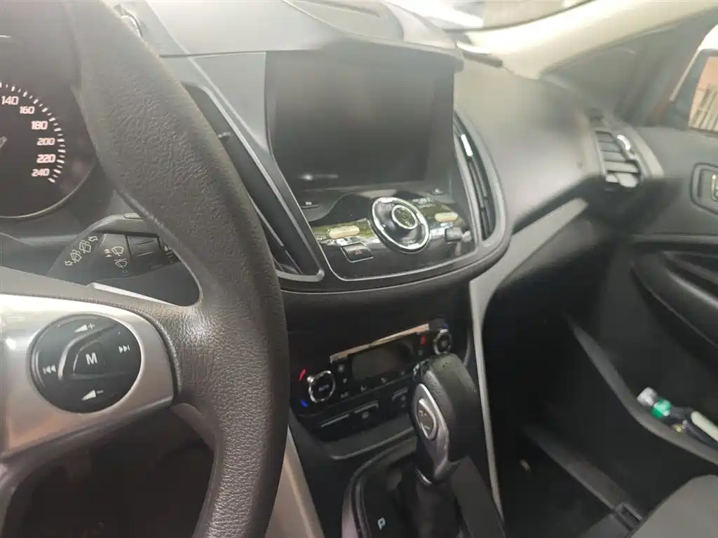 Ford Kuga 2016 — фото 14