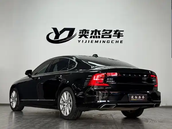 Volvo S90 2019