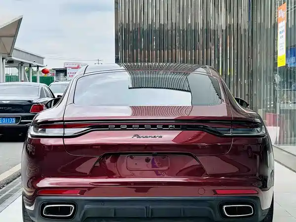 Porsche Panamera 2021
