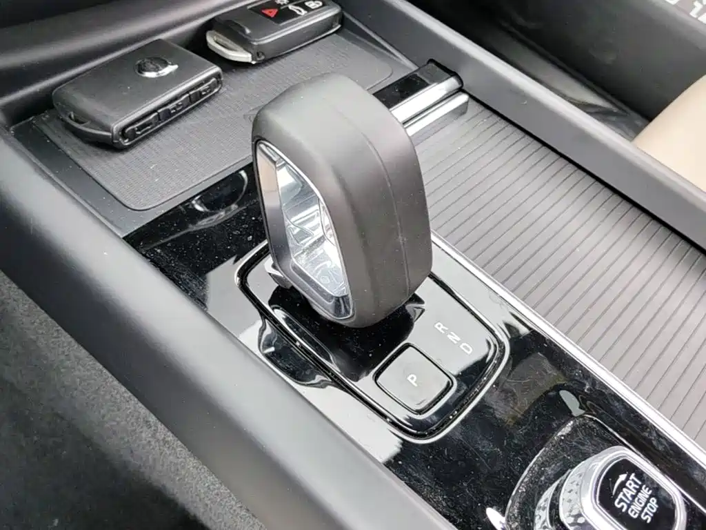 Volvo XC60 2025 — фото 14