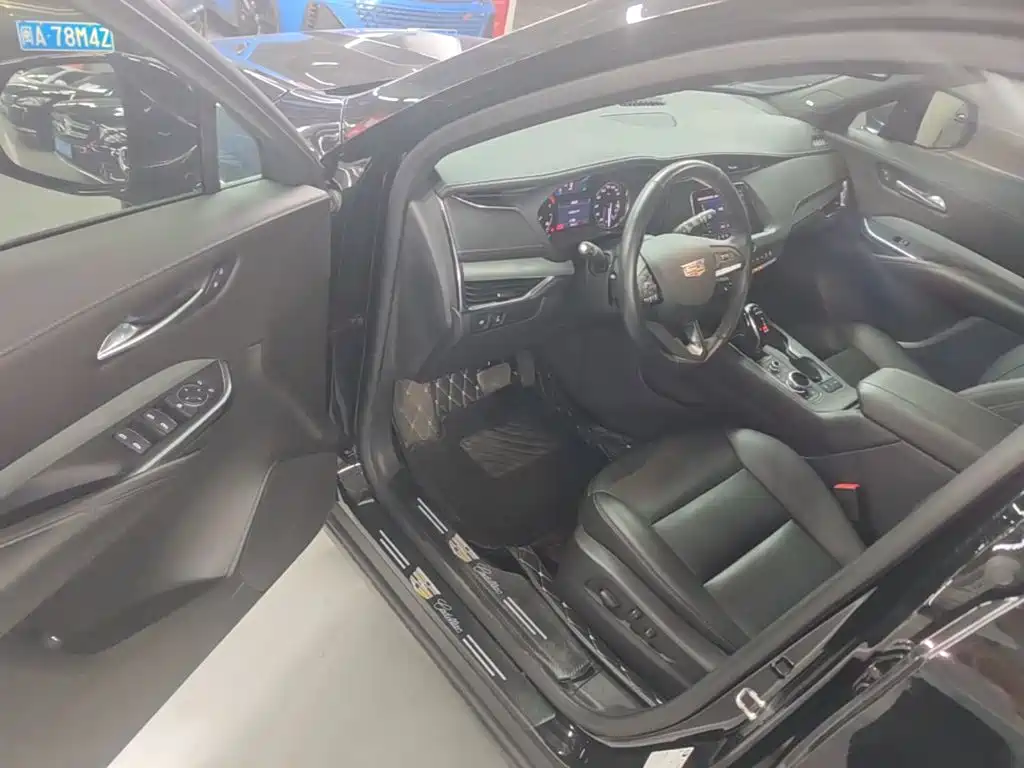 Cadillac XT4 2023 — фото 16