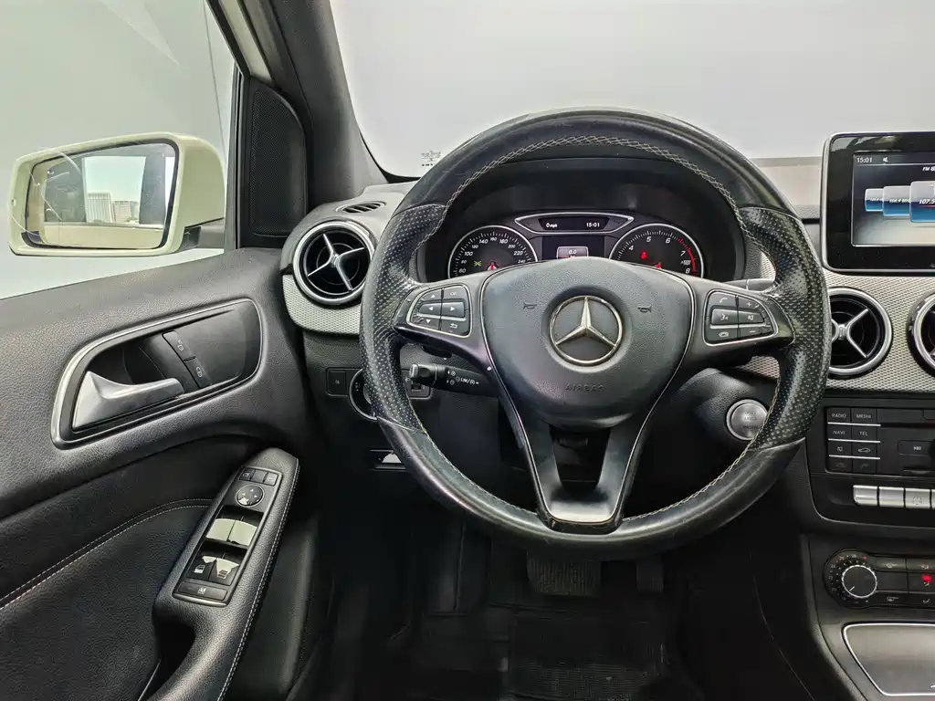 Mercedes-Benz B-Class 2015 — фото 9