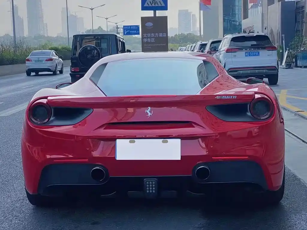 Ferrari 488 2018 — фото 10
