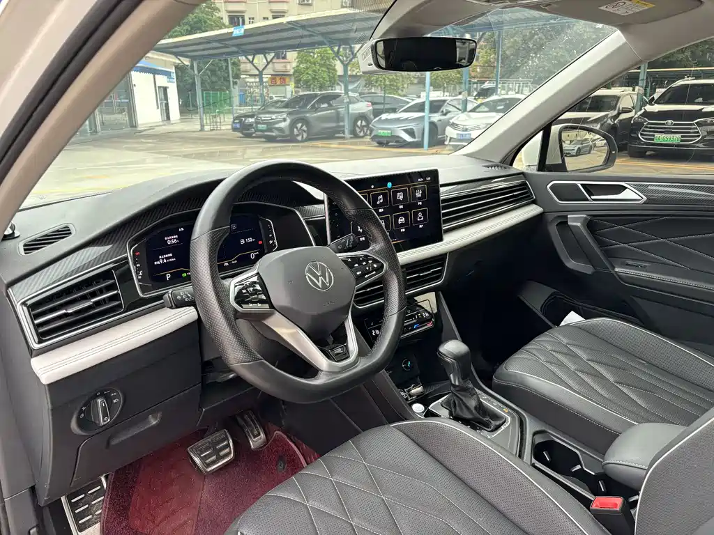 Volkswagen Tiguan L 2023