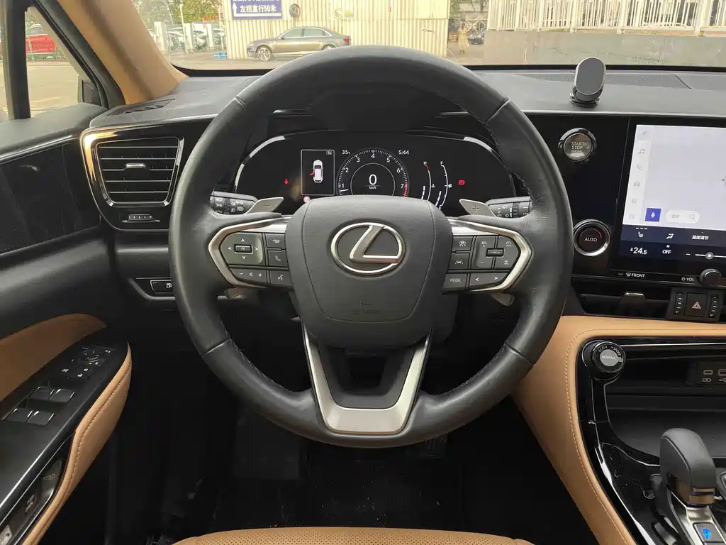 Lexus NX 2022 — фото 12