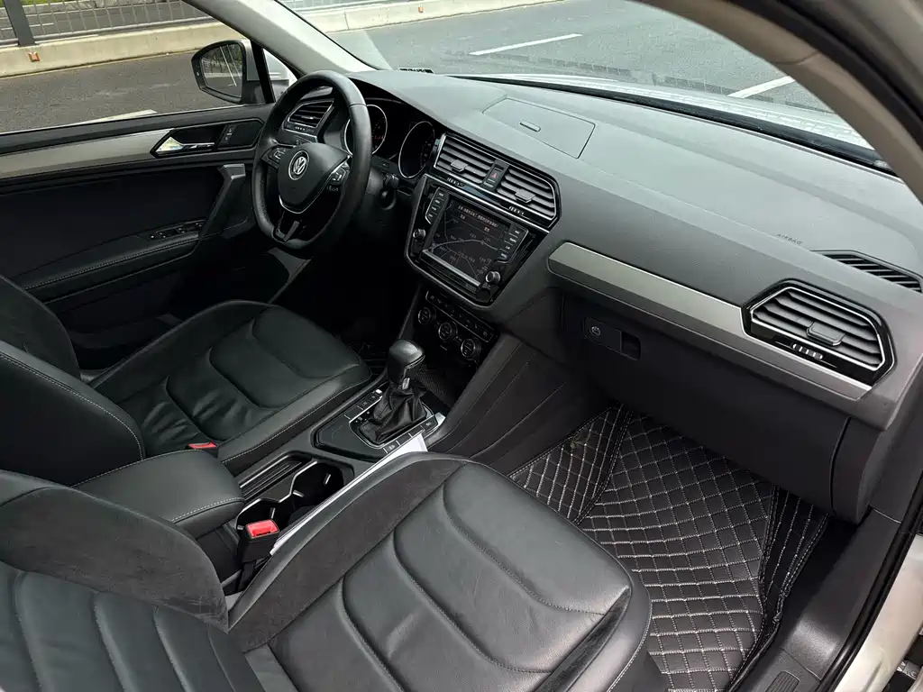 Volkswagen Tiguan L 2018 — фото 10