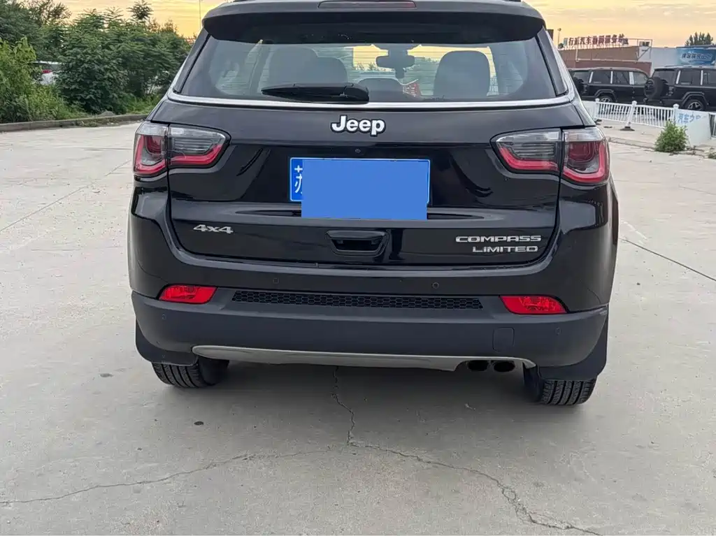 Jeep Compass 2017 — фото 5