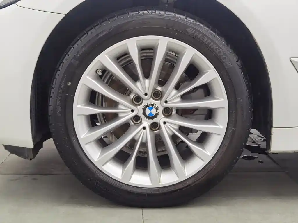 BMW 5 Series 2020 — фото 17