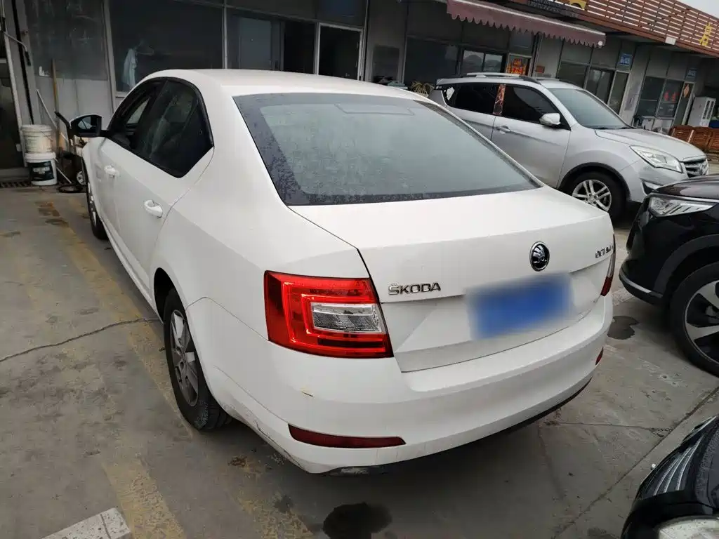 Skoda Octavia 2017 — фото 23