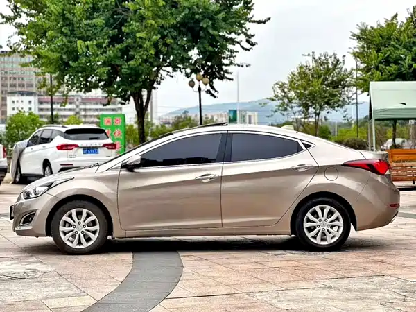 Hyundai Elantra Langdong 2017