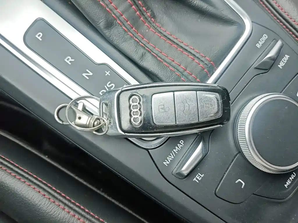 Audi Q2L 2023 — фото 17