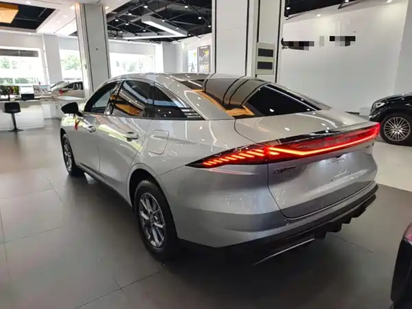 Geely Galaxy L6 2025