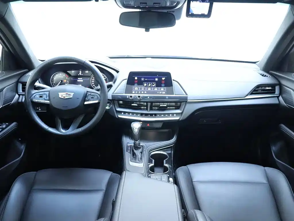 Cadillac CT4 2022 — фото 13