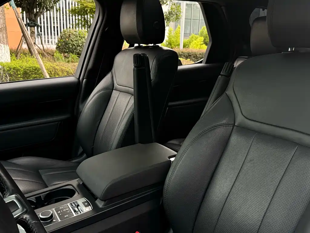 Land Rover Discovery 2019 — фото 19