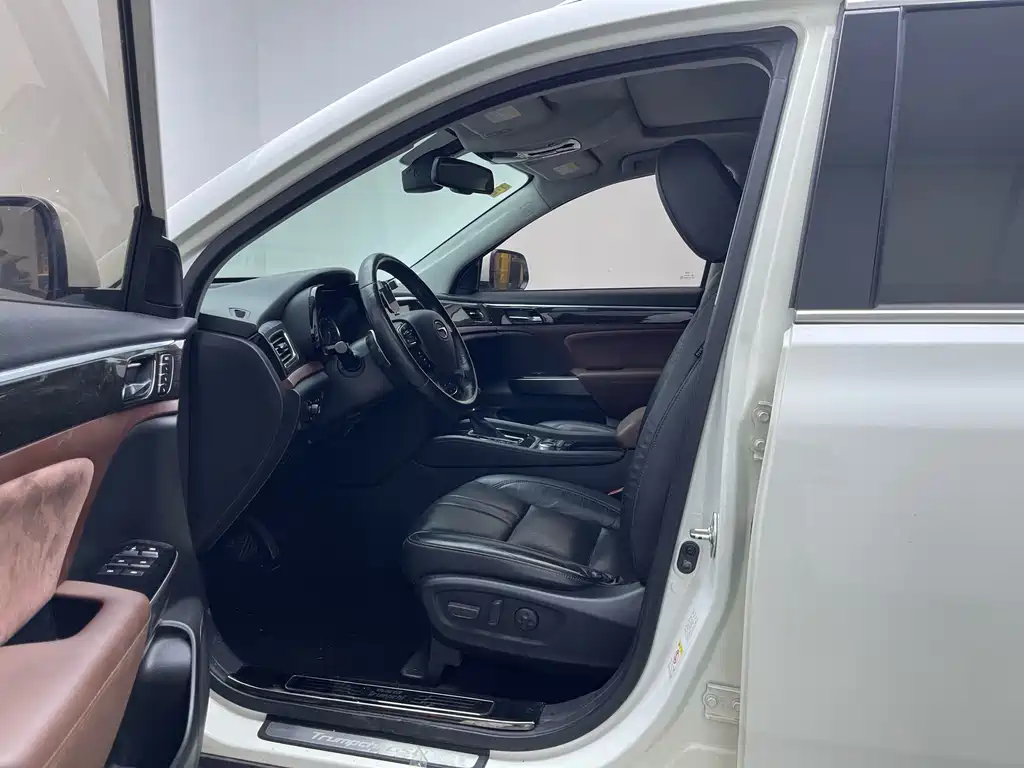 GAC Motor Trumpchi GS8 2018 — фото 10