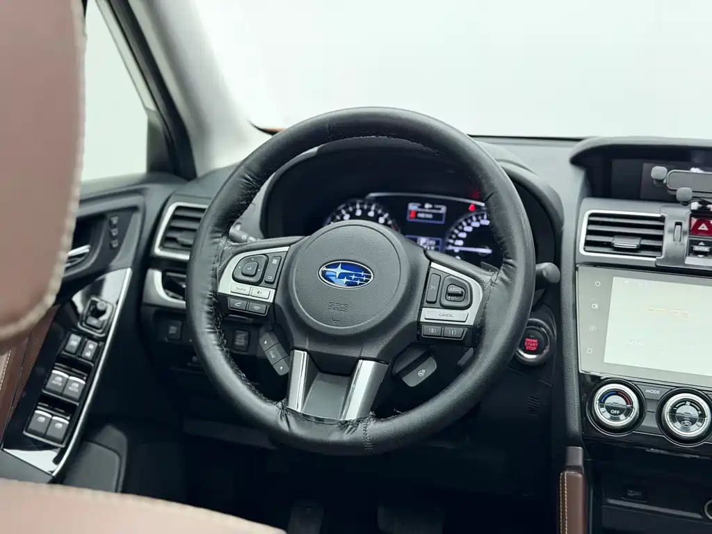 Subaru Forester 2017 — фото 18