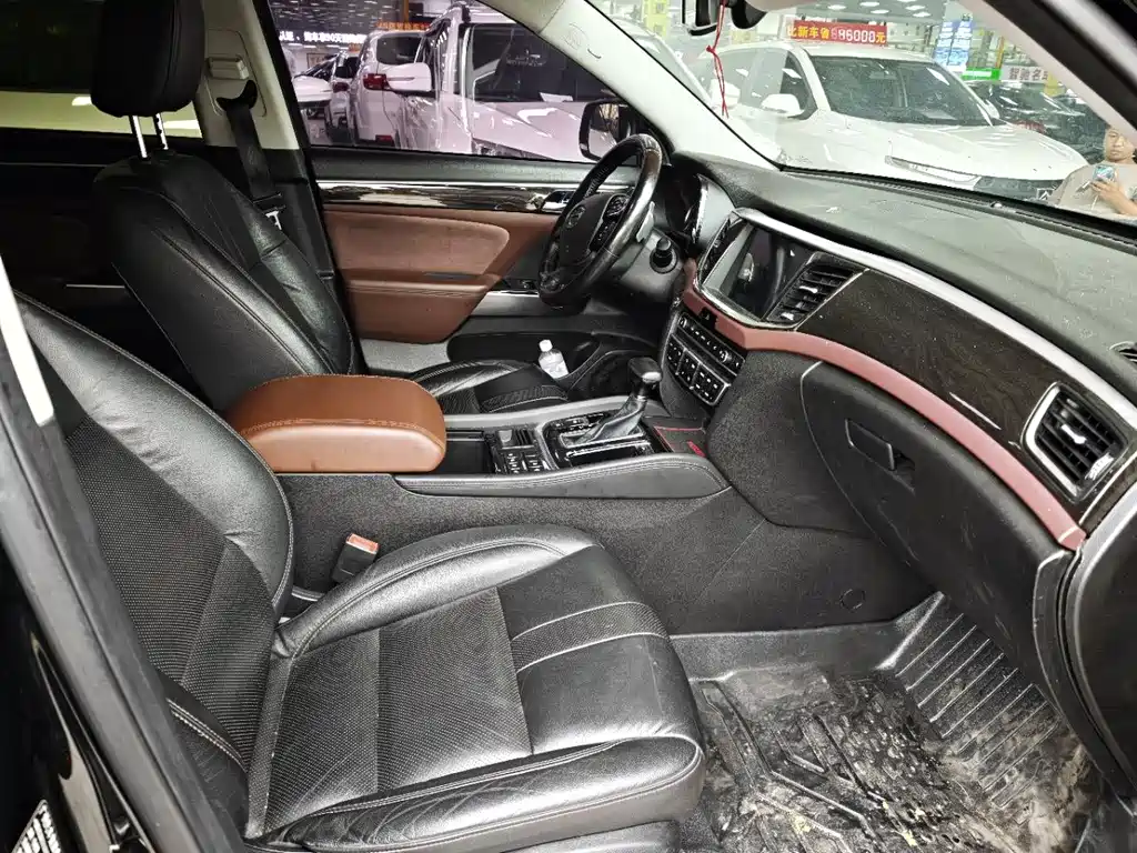 GAC Motor Trumpchi GS8 2018 — фото 9