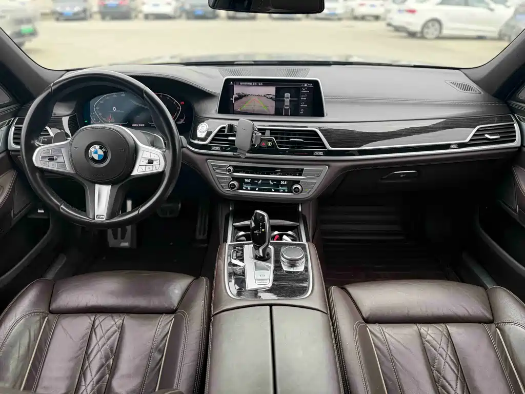 BMW 7 Series 2020 — фото 10