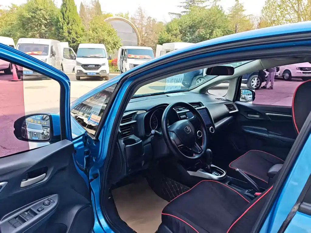 Honda Fit 2018 — фото 8