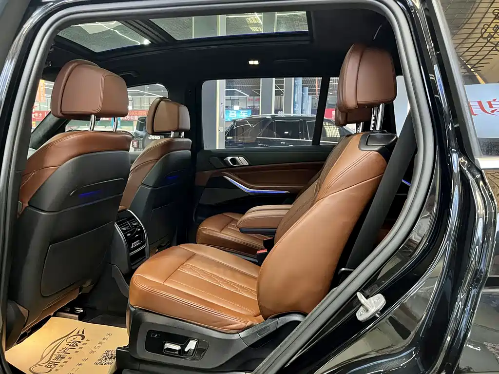 BMW X7 2021 — фото 17