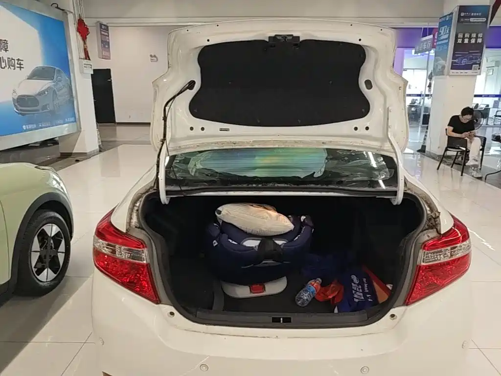 Toyota Vios 2015 — фото 19
