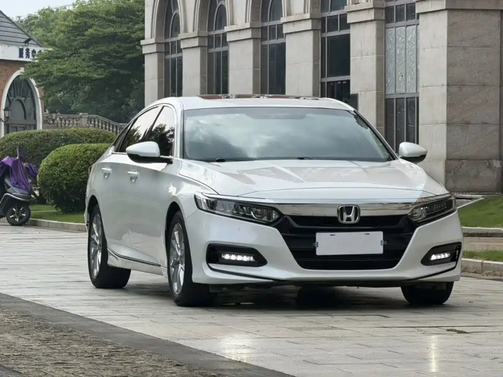 Honda Accord 2019 — фото 23