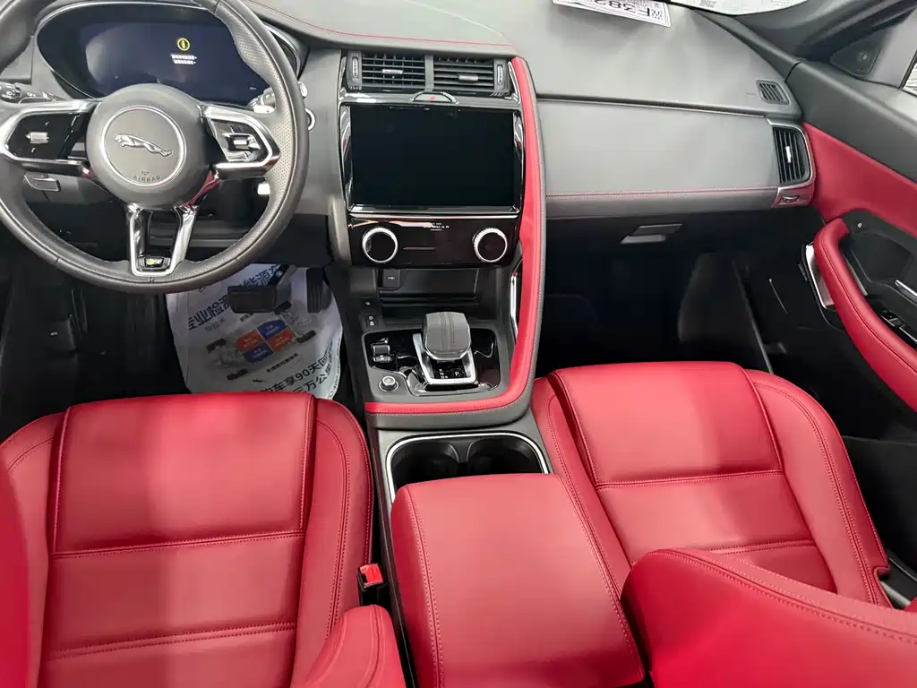 Jaguar E-PACE 2023 — фото 10