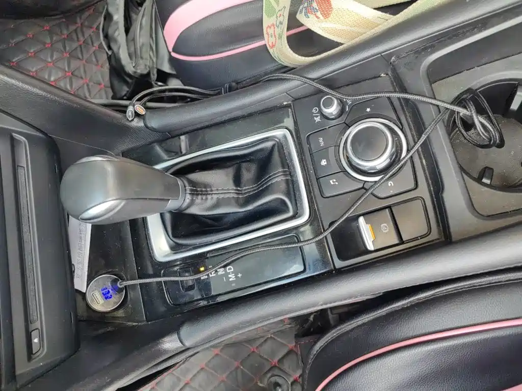 Mazda 3 Axela 2019 — фото 10