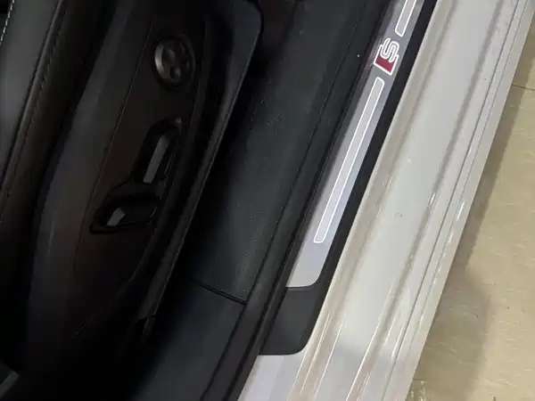 Audi A4L 2021