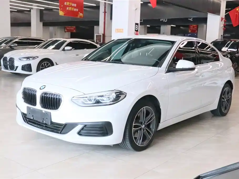 BMW 1 Series 2019 — фото 1
