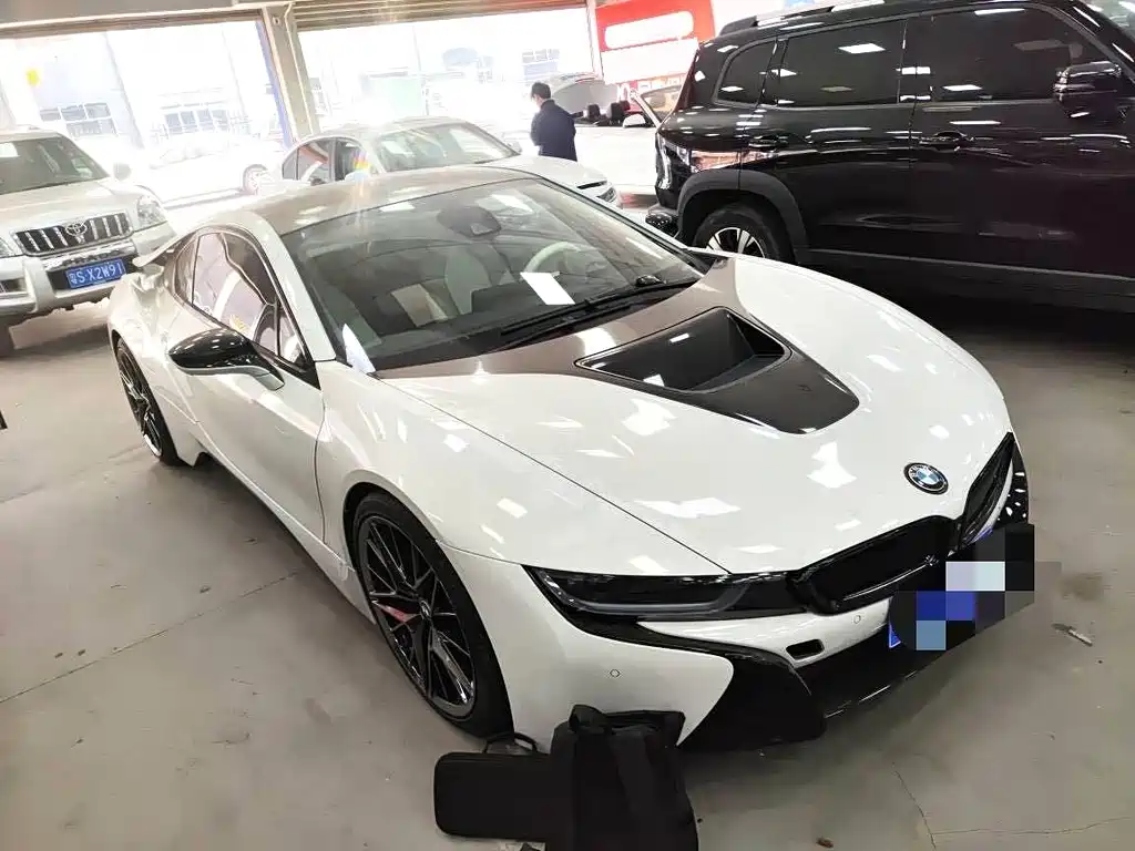 BMW i8 2017 — фото 2