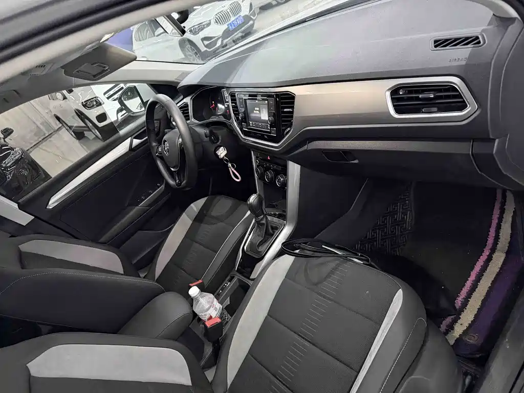 Volkswagen T-Roc 2019
