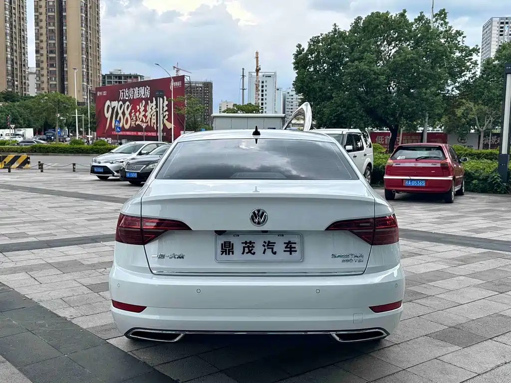 Volkswagen Sagitar 2022