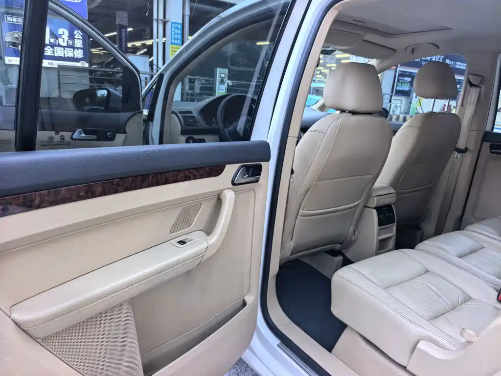 Volkswagen Touran 2015 — фото 24