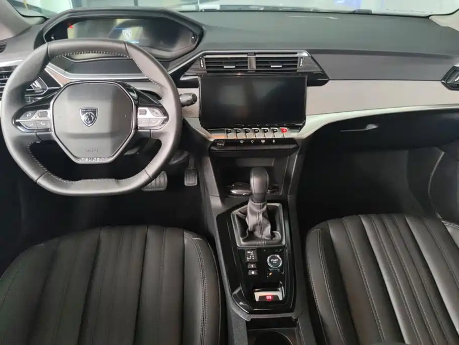 Peugeot 408 2025 — фото 12