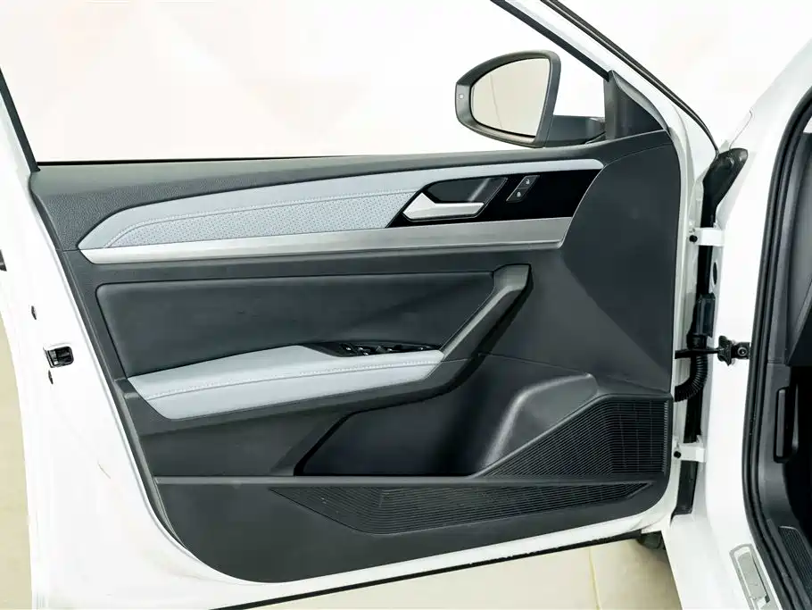 Volkswagen Lavida 2022 — фото 16
