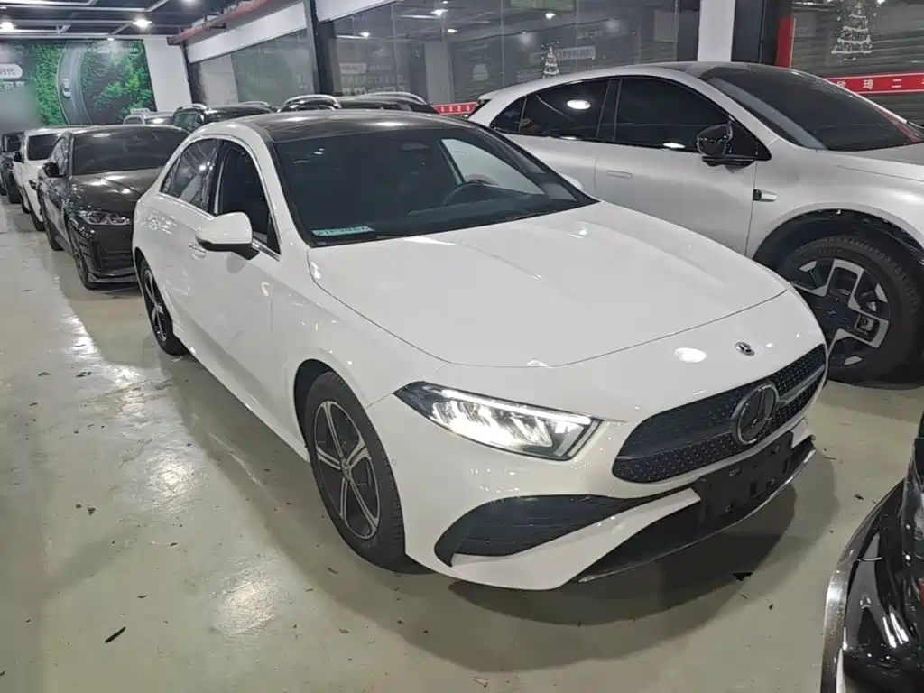 Mercedes-Benz A-Class 2023 — фото 4