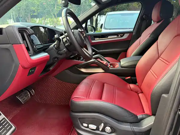 Porsche Cayenne 2025