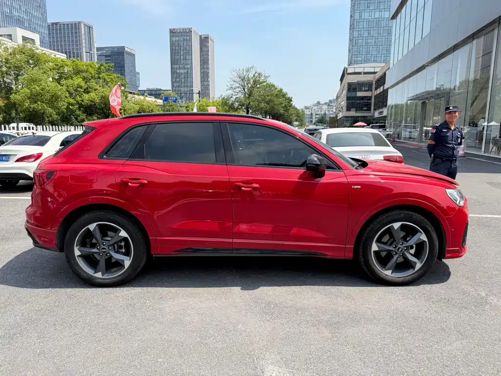 Audi Q3 2023 — фото 14