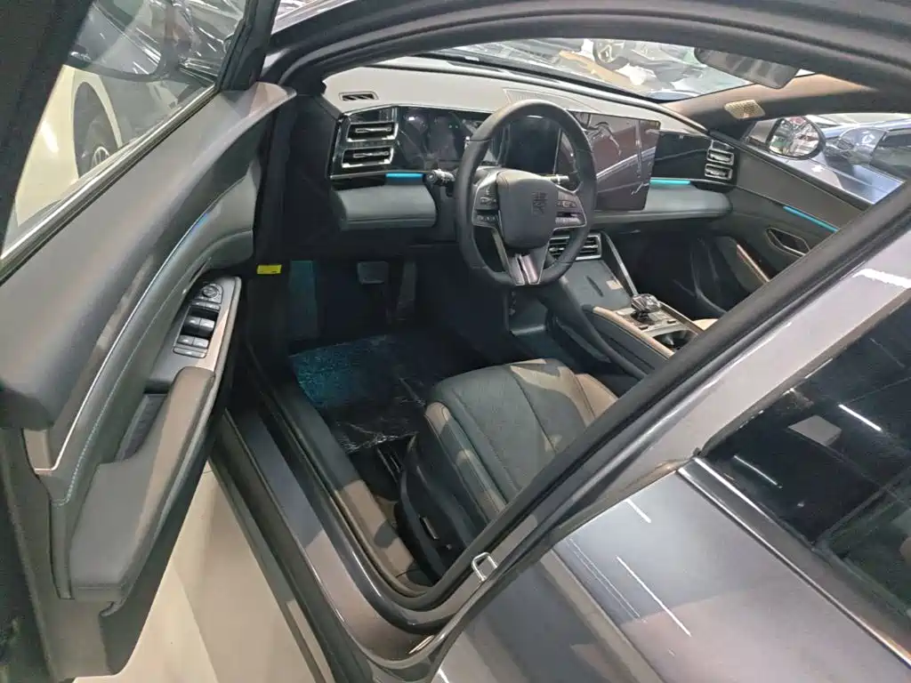BYD Qin L 2025 — фото 16