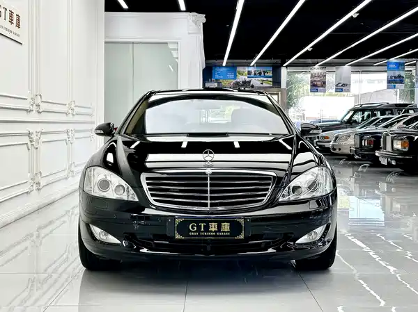 Mercedes-Benz S-Class 2008