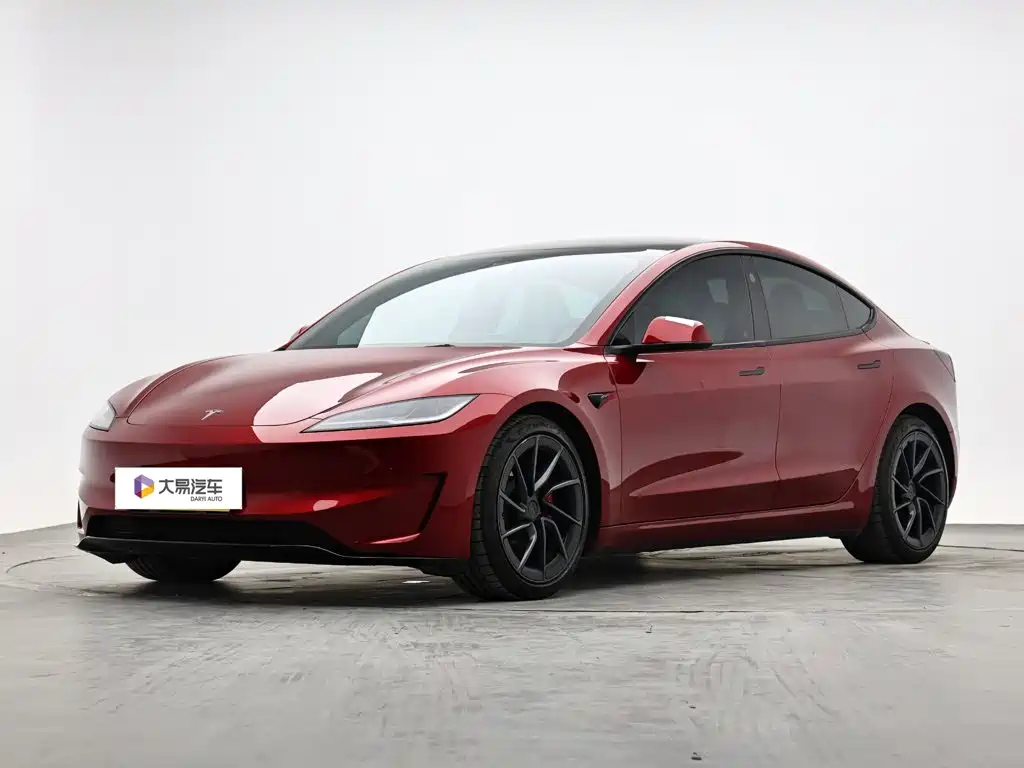 Tesla Model 3 2025 — фото 1