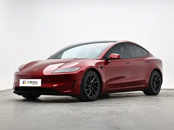 Tesla Model 3 2025