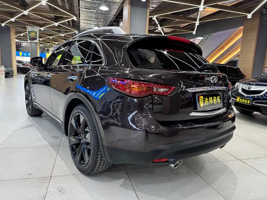 Infiniti QX70 2015 — фото 17