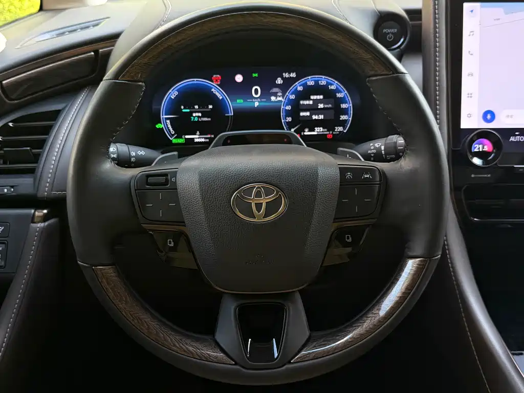 Toyota Alphard 2024 — фото 14
