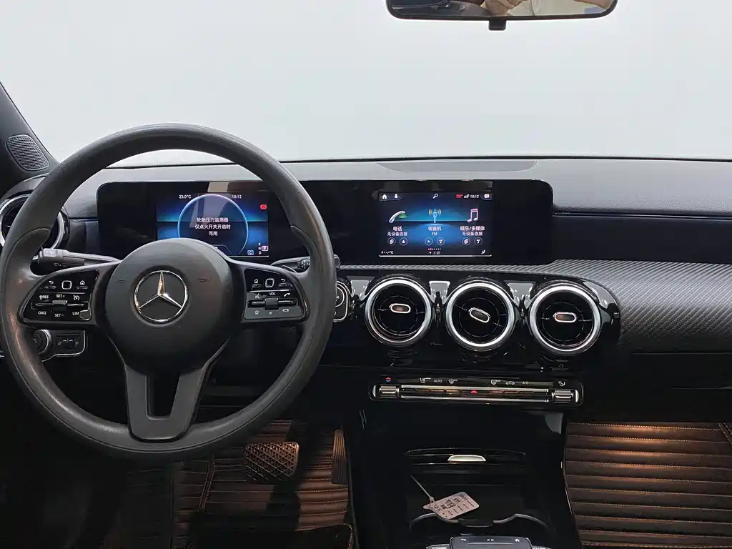 Mercedes-Benz A-Class 2022 — фото 11