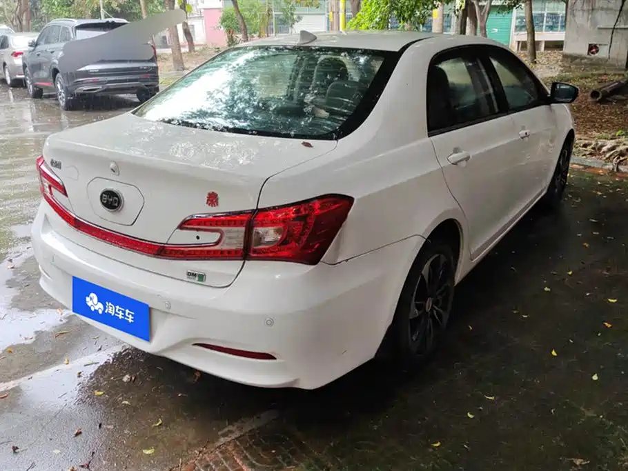 BYD Qin NEV 2016 — фото 3