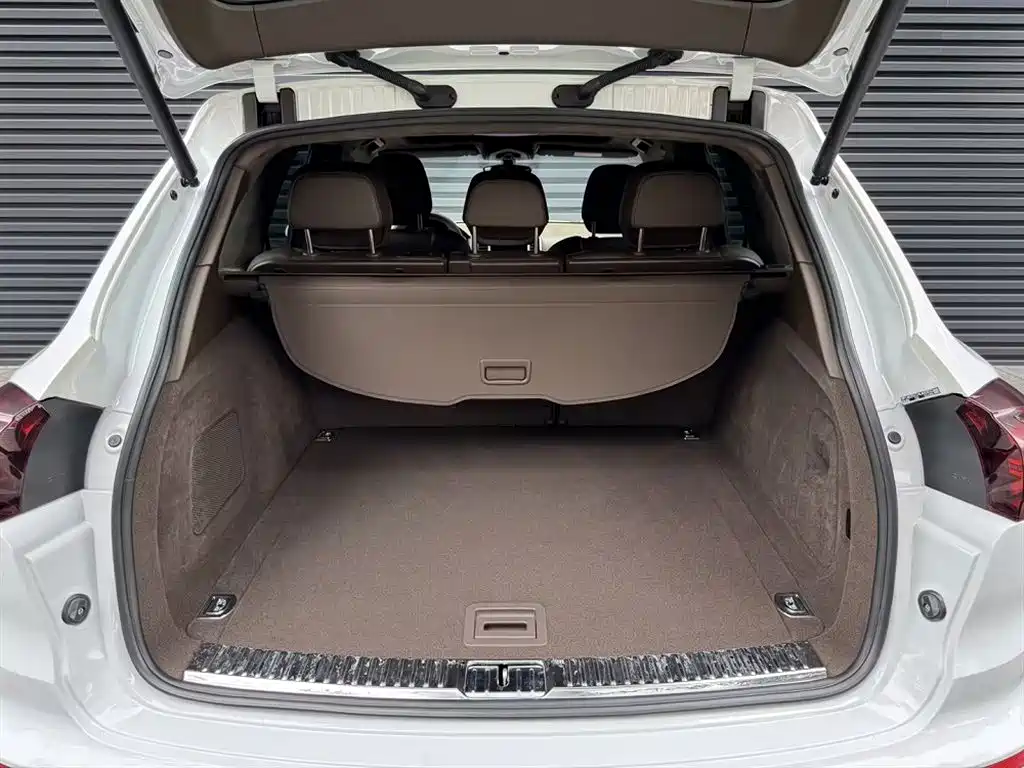 Porsche Cayenne 2016 — фото 10